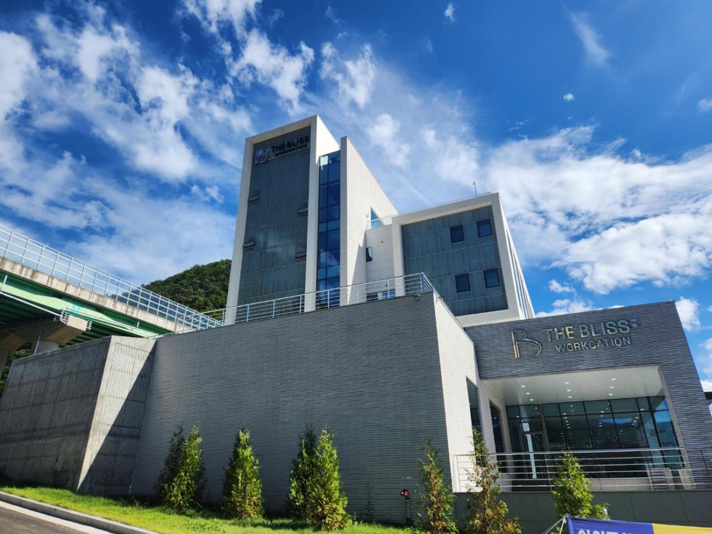 The Bliss Workation Hotel Yeongwol Exterior photo